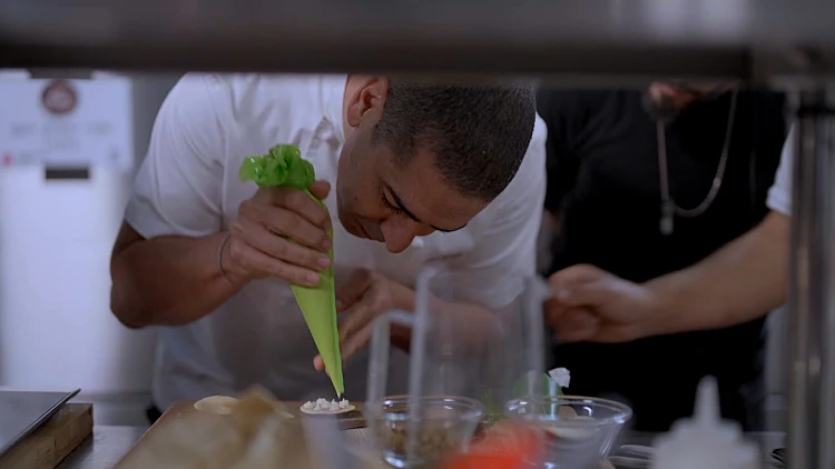 "אם מושיק לא מעביר את זה אני נותן לו בוקס": יוסי מפתיע את השפים עם מנה מהארגז