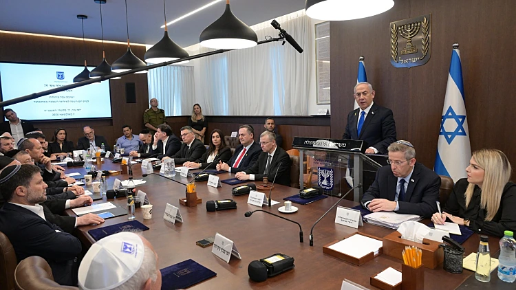 מגלנט ועד הרמטכ"ל: ממשלת ההדחות יודעת לעשות רק דבר אחד