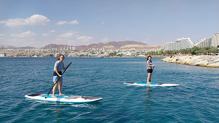 "בלאק פריידי" באילת: שלל פעילויות בחינם, מבצעים ואלפי רצים