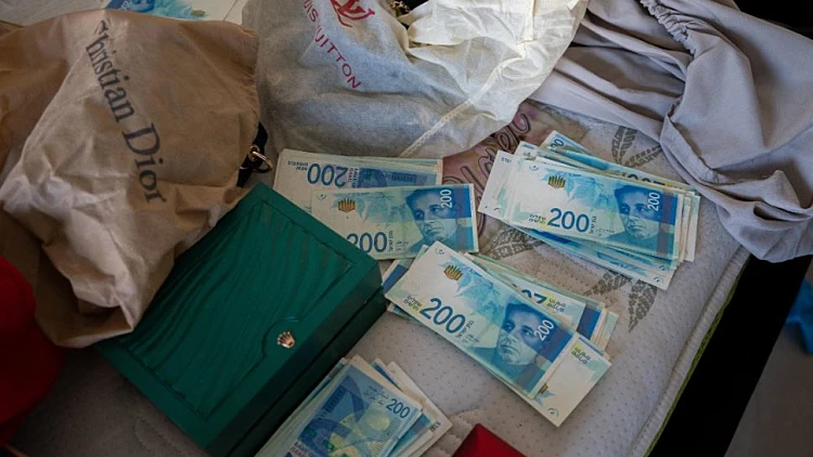 פרסום ראשון: נחשפה רשת ענק של סחר בנשים, עשרות נעצרו