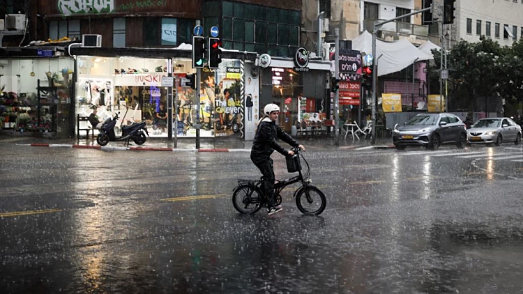 התחזית: קור, חשש להצפות בערי החוף - ושלג בחרמון