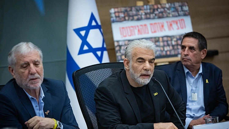 לפיד בדיון בכנסת: "הממשלה רוצה תקשורת מבוהלת כמו ברוסיה"