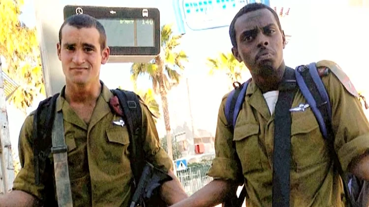 "הם משפחה, הלב נתלש מהמקום": חברם הקרוב של הנופלים נפרד