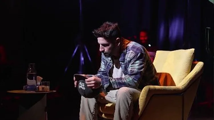 מטפל באיזי: הראפר המצליח שהפך את המופע שלו לטיפול פסיכולוגי