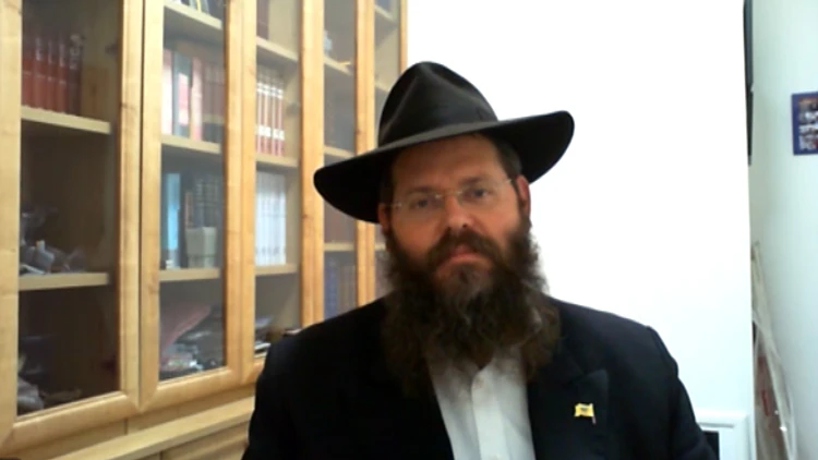 "רואים את ניסי השם": ביתו של הרב נפגע מטיל בפעם השלישית