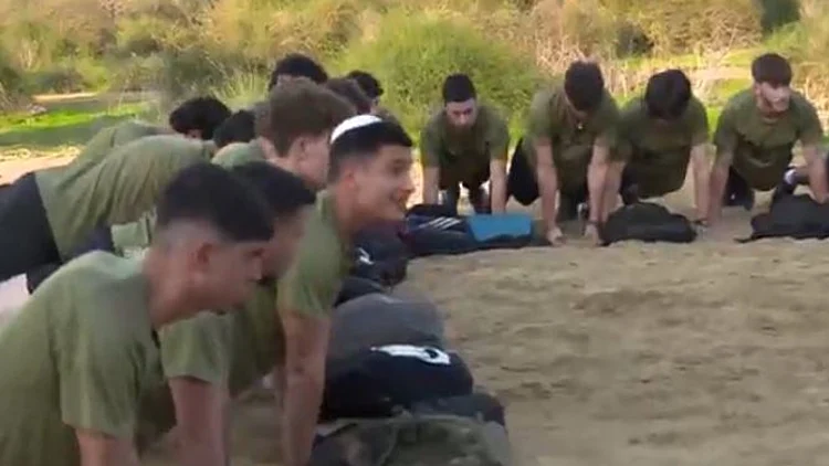 ברקע משבר הגיוס: הנערים והנערות שנוהרים לתוכניות כושר קרבי