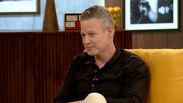 כל מה שצריך לדעת על ה"דיפ פליין": ניתוח הפנים שמשגע את העולם