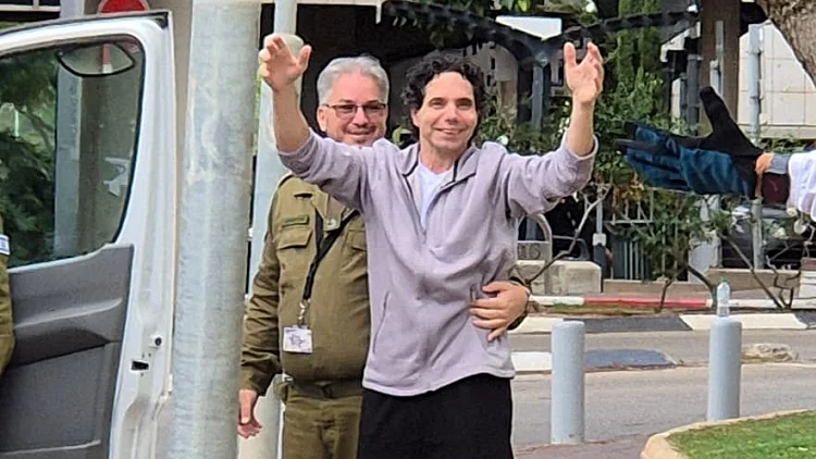 אחיו של עופר קלדרון: "חל שיפור משמעותי במצבו"