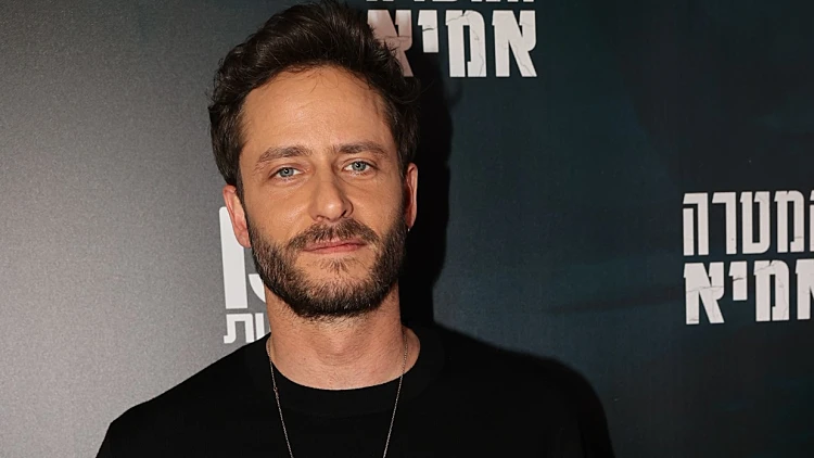 מיכאל אלוני חושף: "כמעט התפוצצתי בתוך רכב בזמן הצילומים"