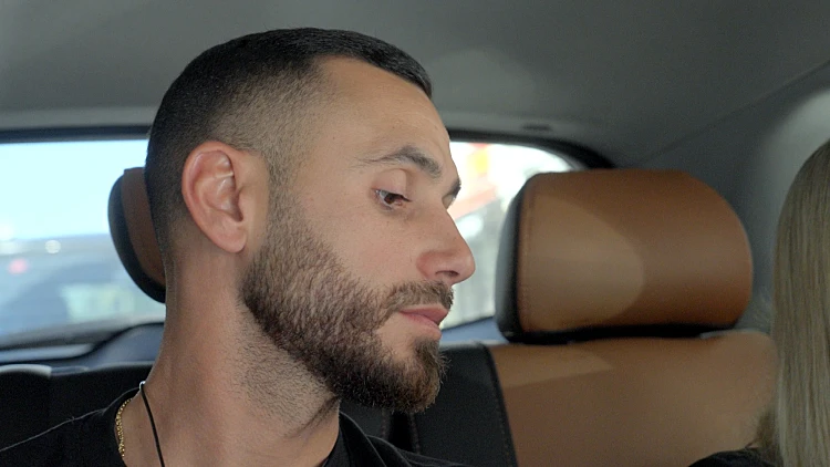 "אתה לא מתבייש ככה להיעלם לבחורה?": העבר של בן רודף אחריו