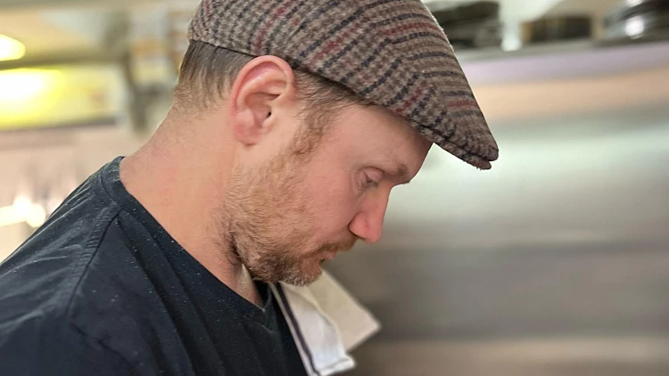 טומאס יול מלמד: ככה מכינים כבד עוף מקורמל בדיוק כמו במסעדה