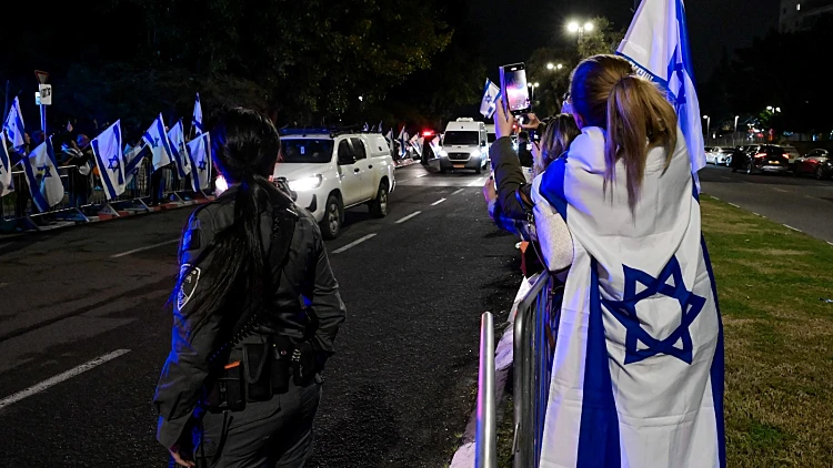 אמבולנס עם חללים חטופים מגיע למכון לרפואה משפטית באבו כביר. ארכיון