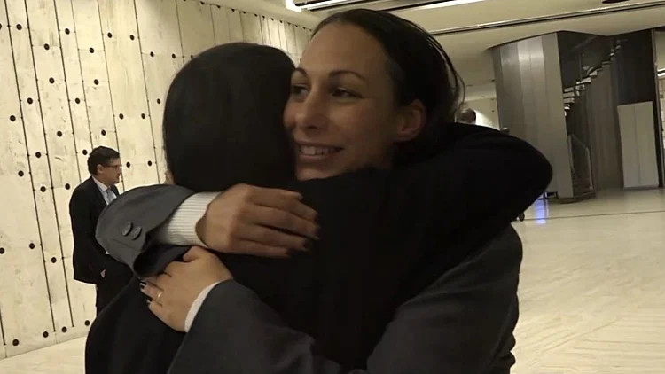 "הסברנו לו עם בובות שאבא נחטף": מסע המשפחות הגיע לאו"ם