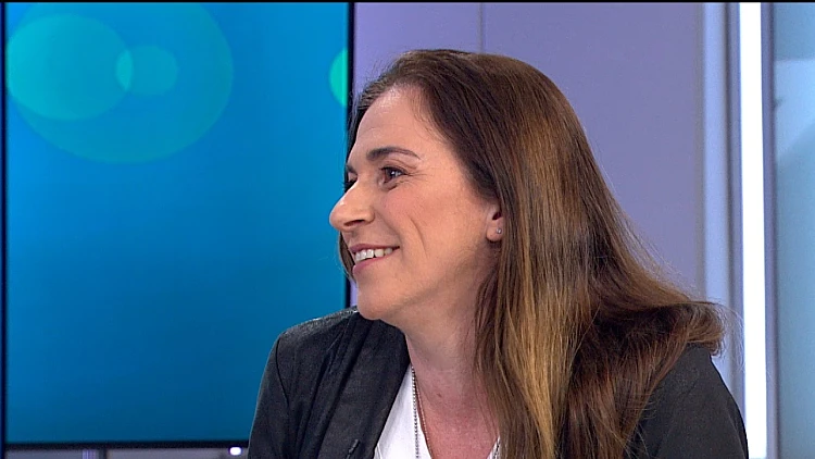 ‎יישור שיניים מתאים גם למבוגרים, ואילו שיטות מומלצות למי שלא רוצה שהטיפול יהיה בולט לעין?