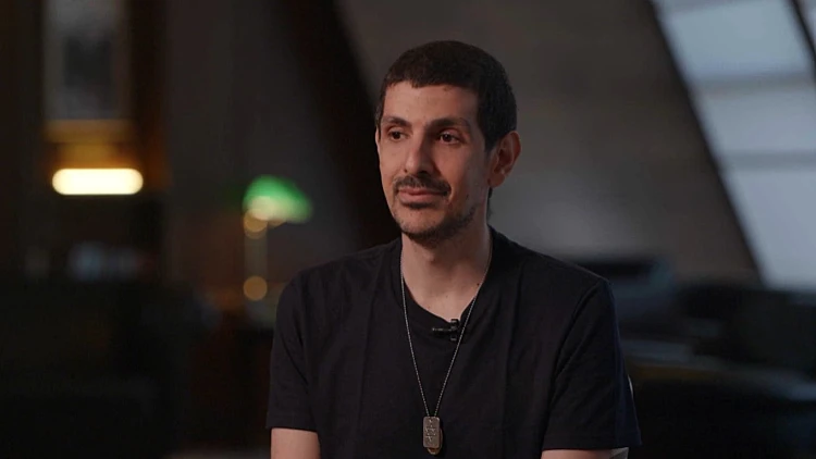 "אני זוכר את הרגע שקשרו אותי בשרשראות - התחלתי לבכות"