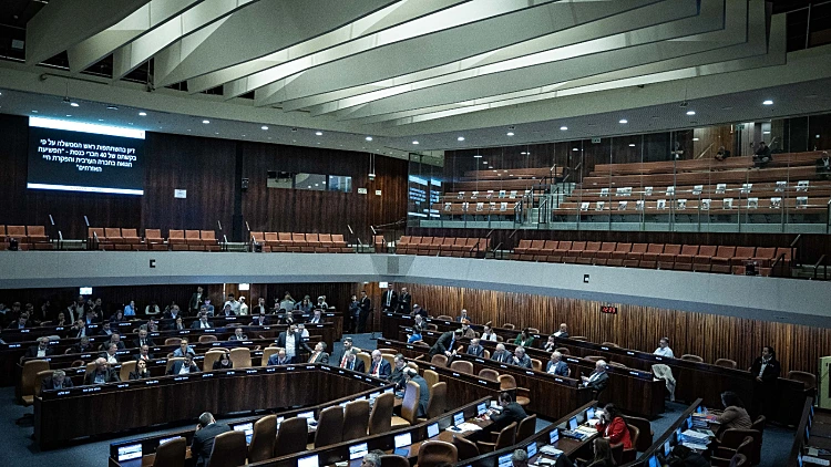 סקר חדשות 13: המנדטים, הגושים והתרחישים בצל הדרמה הפוליטית