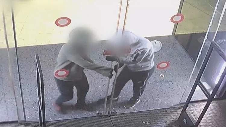 אין גבול: תיעוד של בני נוער פורצים לחנות הגיע למשטרה