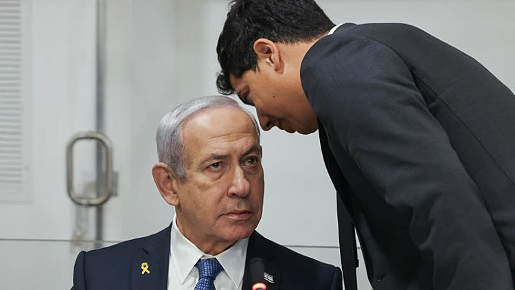 "לא מקובל עליי": סנגורו של נתניהו צעק בביהמ"ש, הדיון הופסק