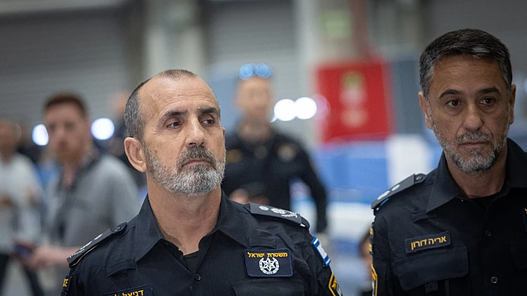 המפכ"ל דני לוי ודובר המשטרה אריה דורון