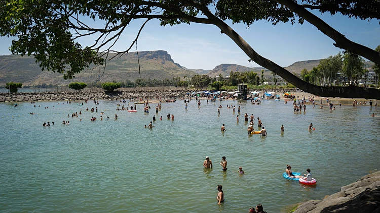 התחזית לשבת: מזג אוויר רגיל לעונה, לקראת הכבדה בחום