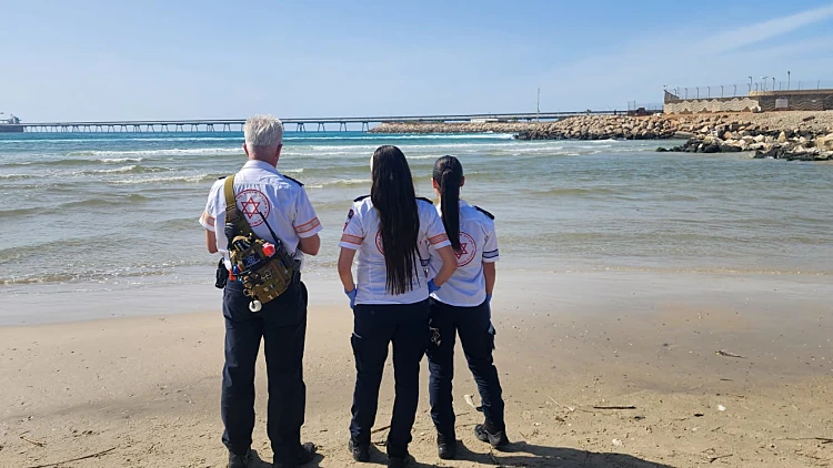 הסריקות נמשכות: חשש כבד לחיי הצולל שהותקף בידי כריש בחדרה