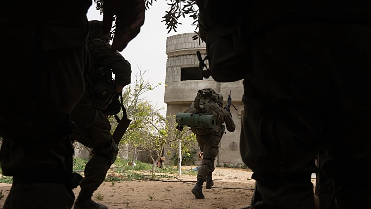 נמשכת הלחימה בעזה, צה"ל נערך להרחבת הפעולה ברצועה