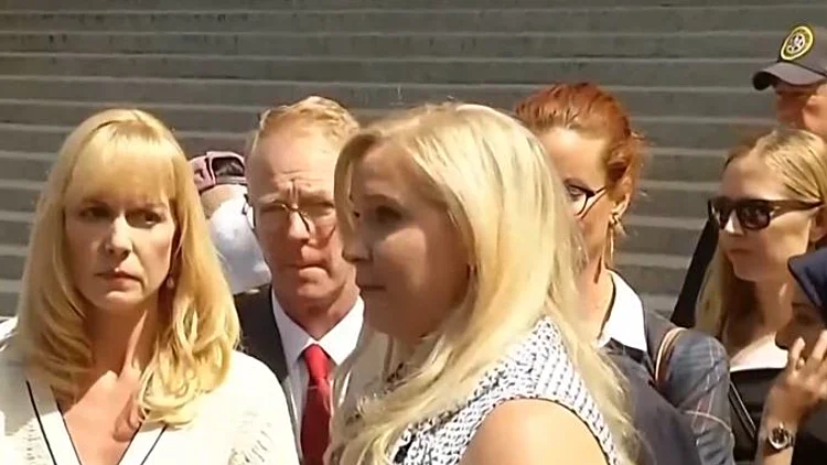 הלוחמת באפשטיין שמה קץ לחייה: סיפורה הטרגי של וירג'יניה ג'ופרה