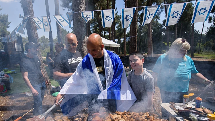 מנגל ביום העצמאות (ארכיון)