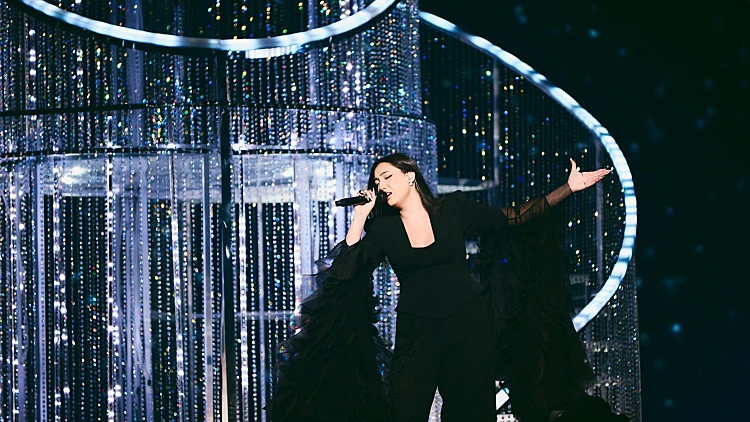 סוף-סוף: צפו בהצצה הראשונה להופעתה של יובל רפאל באירוויזיון