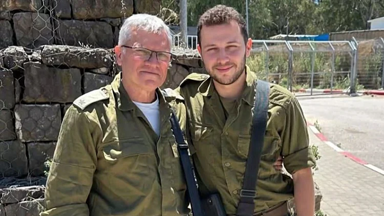 40 שנה לאחר השבי בדמשק: המילואימניק שחזר לשרת לצד בנו