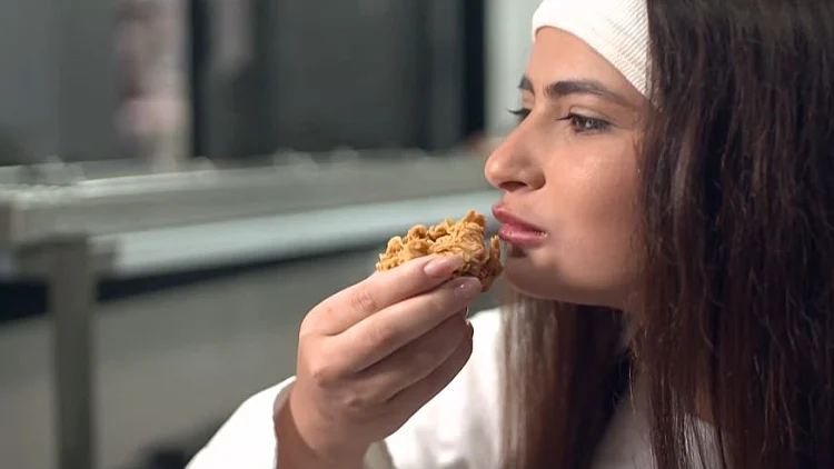 התור לא משקר: דוכן העוף המטוגן בבת ים ששיגע את המדינה