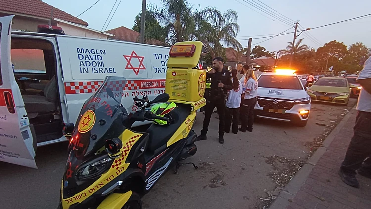 גבר בן 36 נפצע קשה מדקירה בפרדס חנה; הרקע פלילי