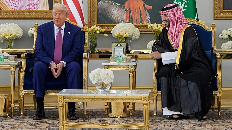 טראמפ נחת בסעודיה; ארה"ב: "מתאמים את סיום המלחמה בעזה"