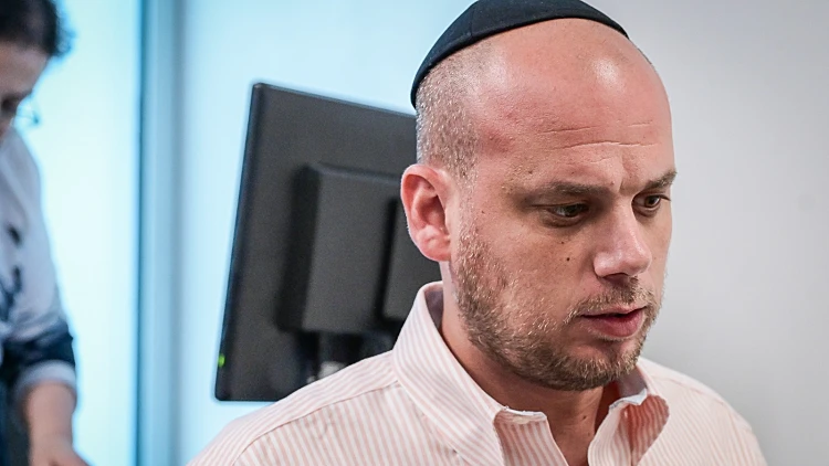 פרשת המסמכים: לא יוגש ערעור על ההקלה בתנאים לפלדשטיין