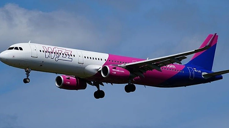 מנכ"ל וויז בביקור בזק: "השאיפה - בסיס תעופה בישראל עד פסח"