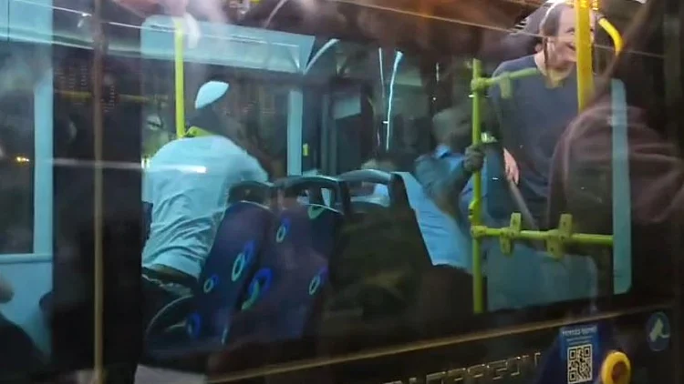 אחרי 3 ימים: נעצרו חשודים בתקיפת נהג האוטובוס בירושלים