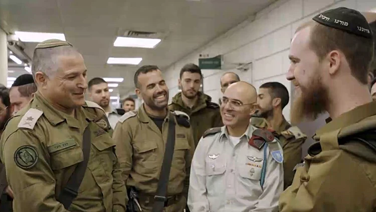 שולטים בכיפה: מי מפחד מהקצינים הדתיים בצה"ל?