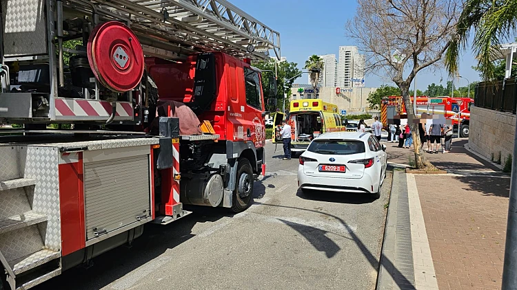 חשד לרצח והתאבדות במודיעין: אם ובנה נספו בשריפה בבניין מגורים