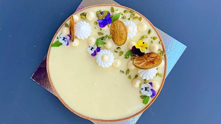 מלכת העוגות הבאסקיות פתחה בייקרי שגורם לאנשים לעמוד בתור