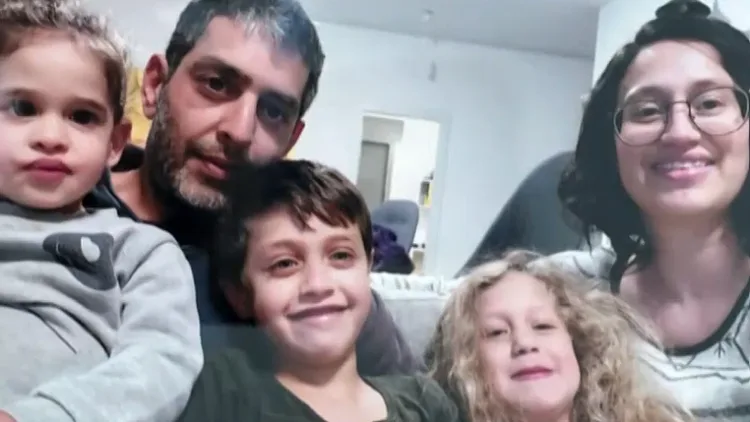 מוקדנית מד"א שהצילה חיים ב-7.10 – הצילה חיי פעוטה שנשכחה ברכב