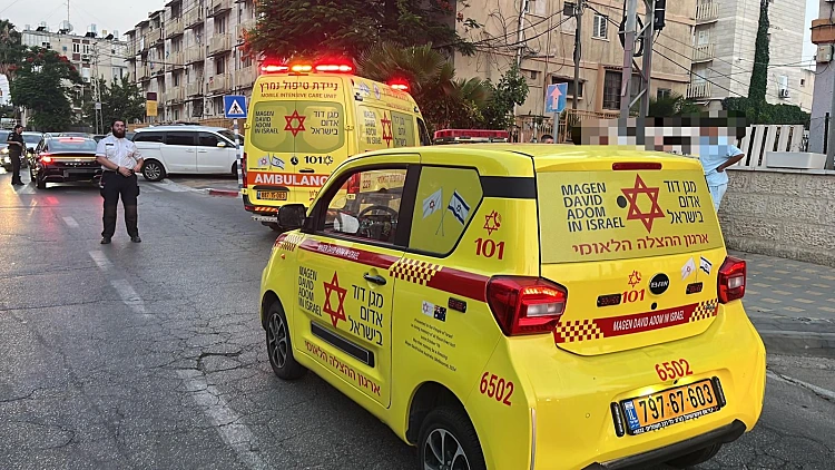 אישה נרצחה בביתה בקריית מלאכי, בעלה נפצע קשה; נתין זר נעצר