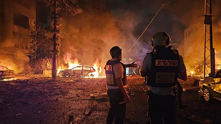 היערכות למטח: צה"ל תוקף אתרים של טילי קרקע-קרקע במרכז איראן