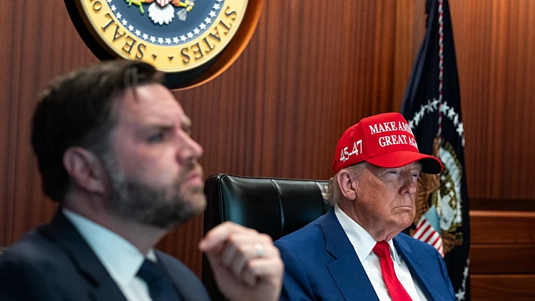 כך התקבלה ההחלטה: מאחורי המתקפה של ארה"ב באיראן