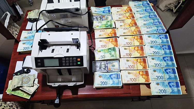 הכסף שנתפס, בית הימורים מחתרתי בגדרה