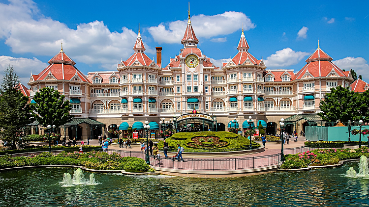 Paris,,france, ,16.05.2016:,disneyland,resort,paris,hotel
