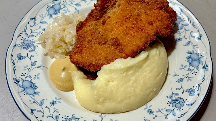 שניצל ופירה באסיף