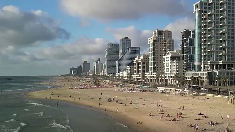 יוצאים מהממ"ד: תמה המערכה מול איראן - והישראלים חוזרים לשגרה