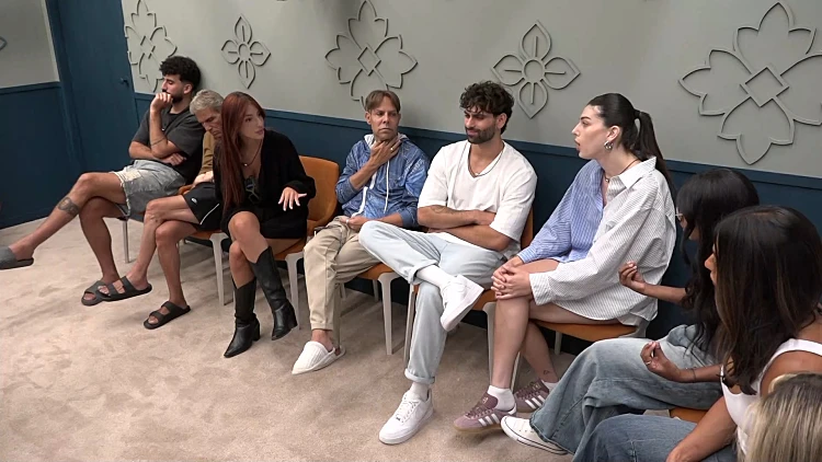 טיימליין "האח הגדול", היום ה-43: אסיפת הדיירים שטילטלה את הבית 