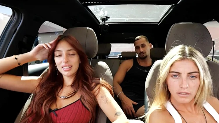 צ׳רי מפנקת את הדיירים במסאז׳