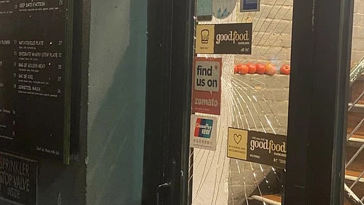 אוסטרליה: בית כנסת הוצת במלבורן לאחר שמסעדה ישראלית הותקפה